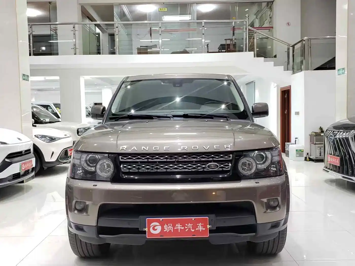 Land Rover Range Rover Sport 2013 3.0 TDV6 Diesel фото 2