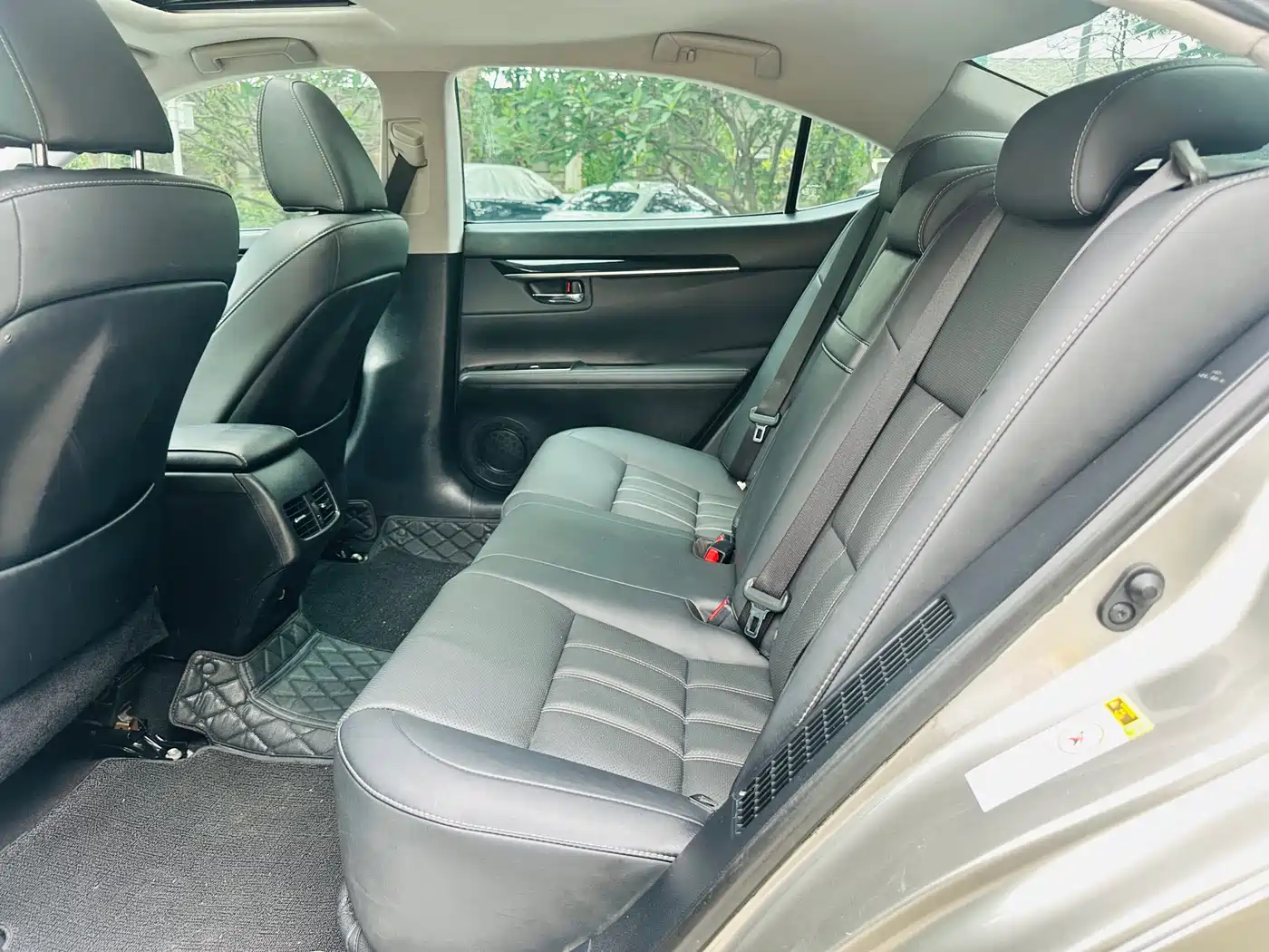 Lexus ES 2015 300h Comfort Edition фото 19