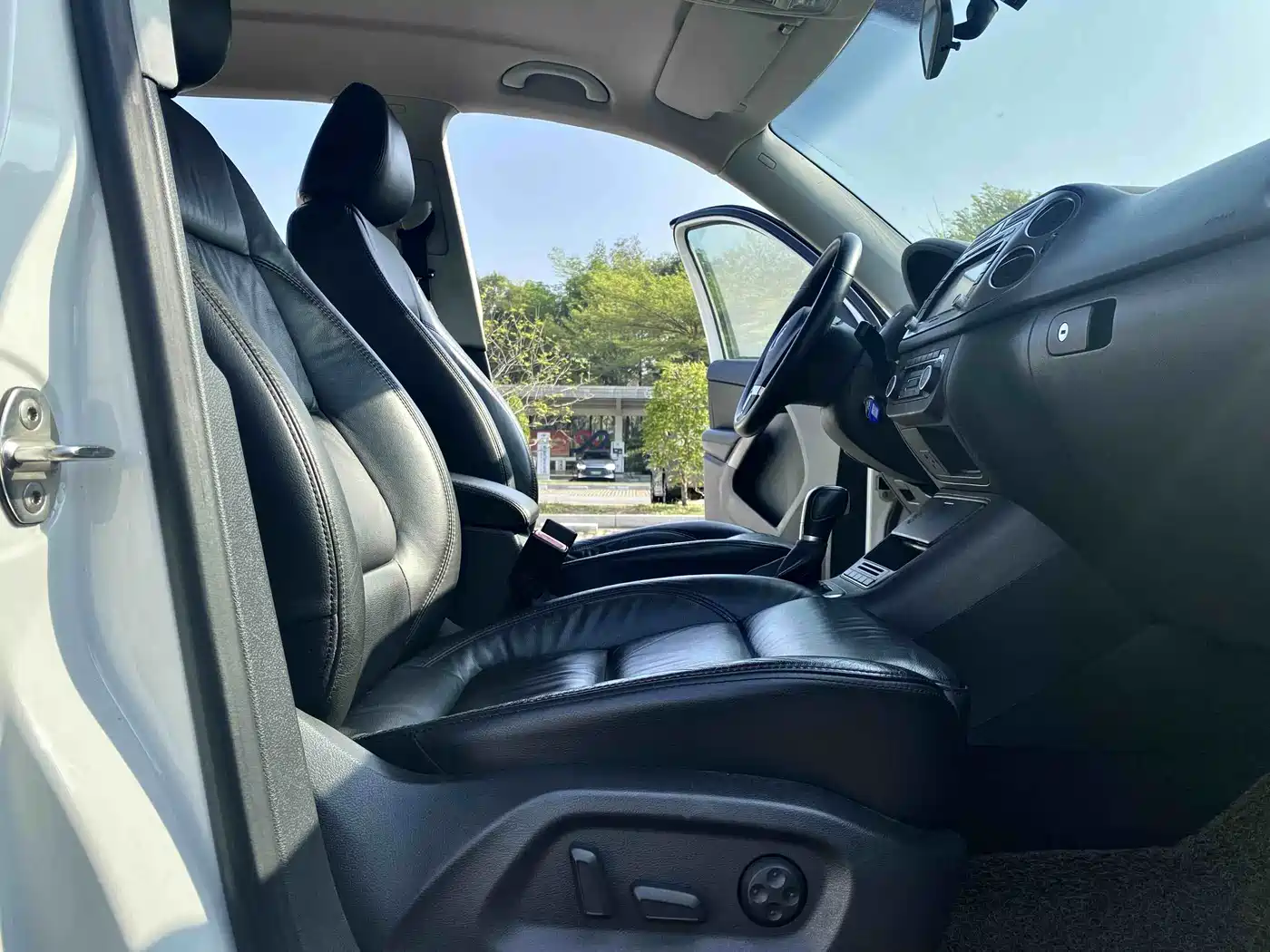 Volkswagen Tiguan 2012 1.8TSI Automatic 2WD Trend Edition фото 10