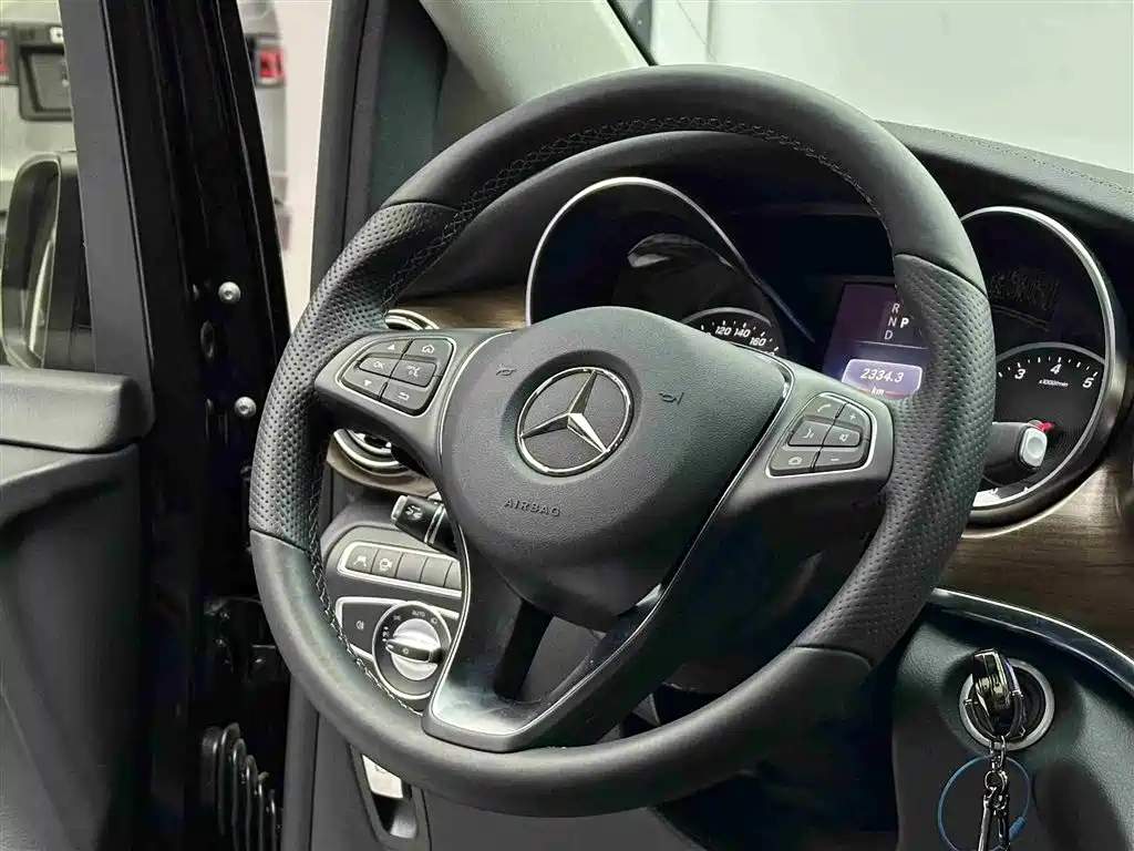 MERCEDES-BENZ V CLASS