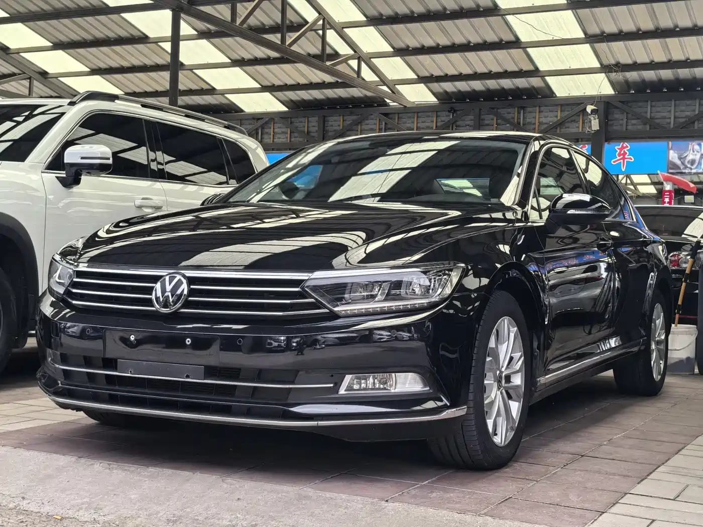 Volkswagen Magotan 2017 380TSI DSG Luxury фото 2