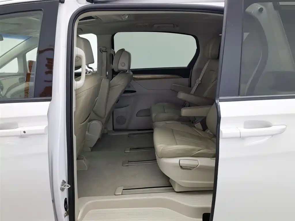 Buick GL8 2018 ES 28T Comfort Type China VI фото 15