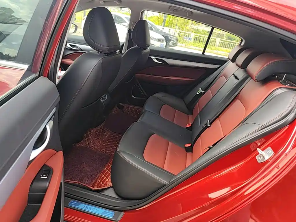 Фото 17 - Geely Vision S1