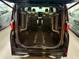Photo 15 - Toyota Alphard