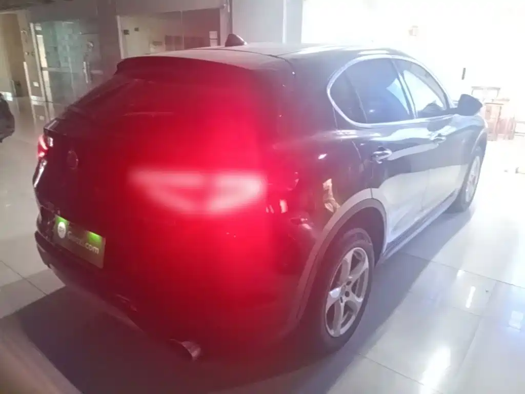 Alfa Romeo Stelvio 2019 2017 2.0T 200HP Elite