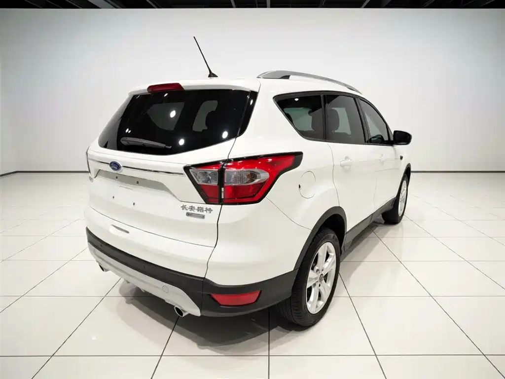Фото 7 - Ford Kuga