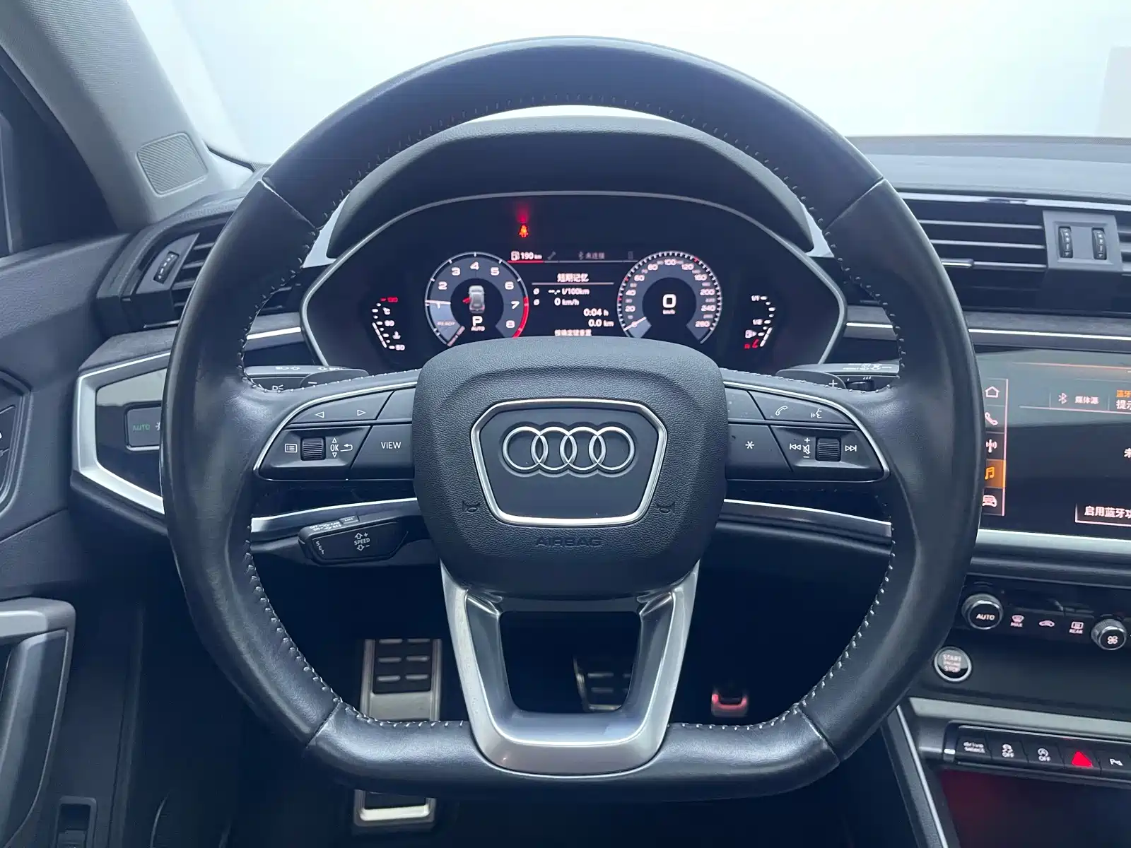 Фото 17 - Audi Q3