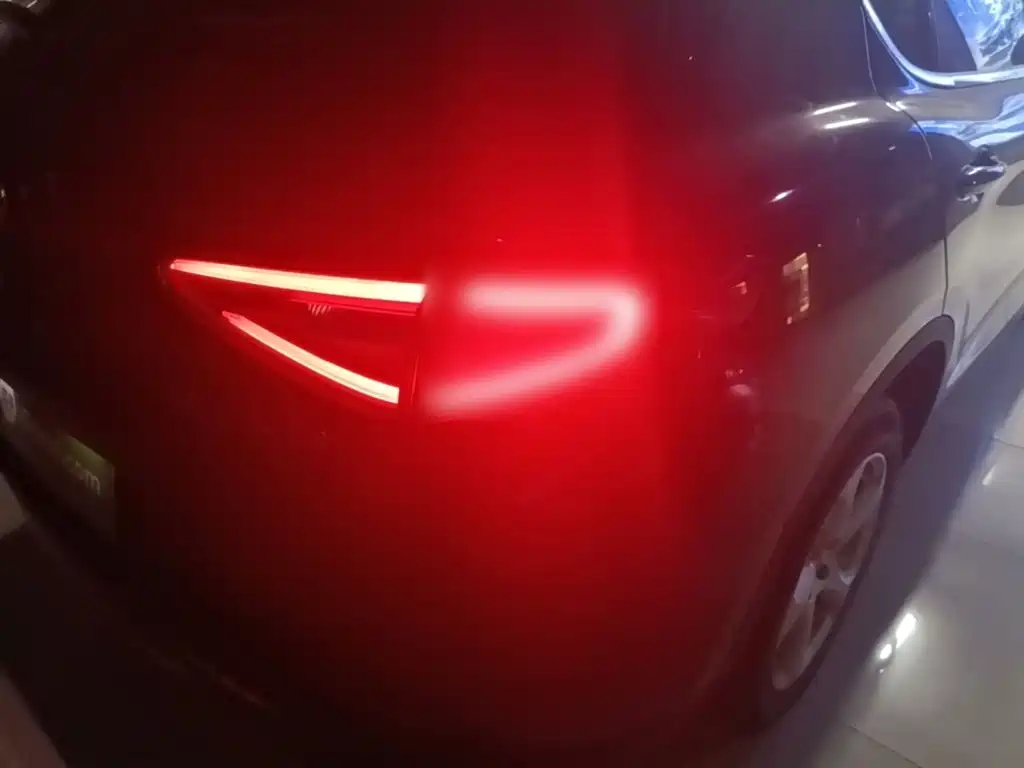Alfa Romeo Stelvio 2019 2017 2.0T 200HP Elite