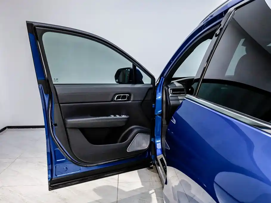 Фото 8 - Li Auto Li ONE