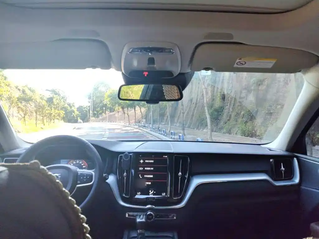 Фото 7 - Volvo XC60