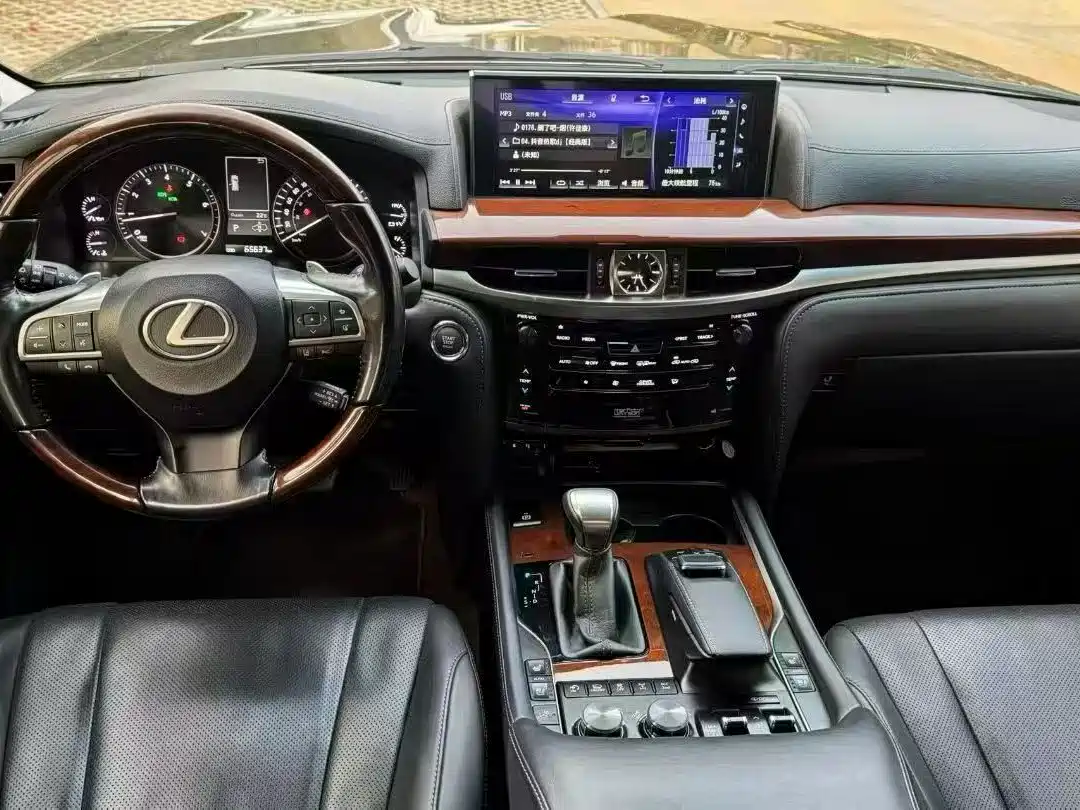 Lexus LX 2017 570 Prestige Luxury фото 7