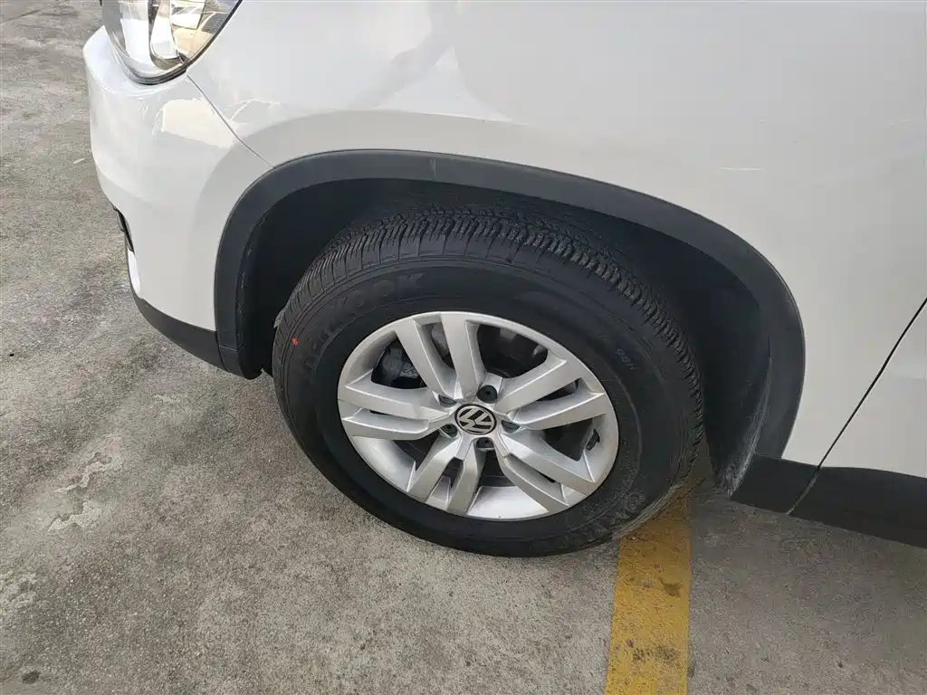 Volkswagen Tiguan 2015 1.8TSI Automatic 2WD Trendline фото 23