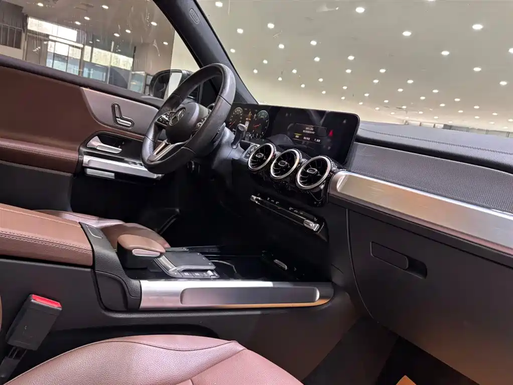 Mercedes-Benz GLB 2022 Model GLB 200 Dynamic Edition фото 3