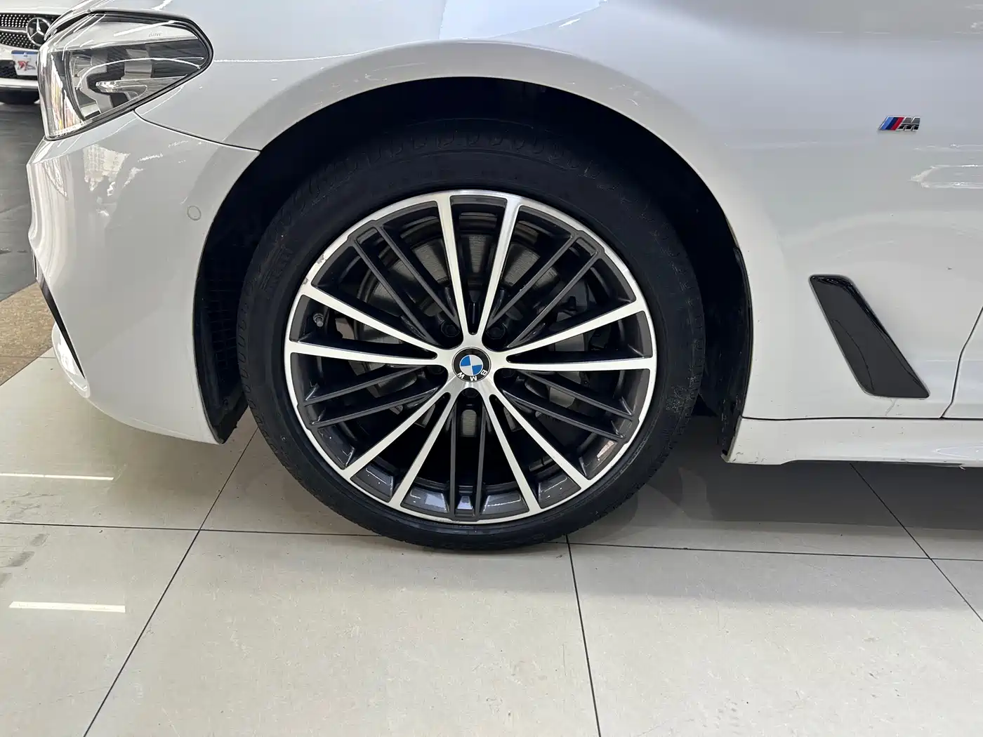 BMW 5 Series 2019 Facelift 530Li Leading M Sport Package фото 9