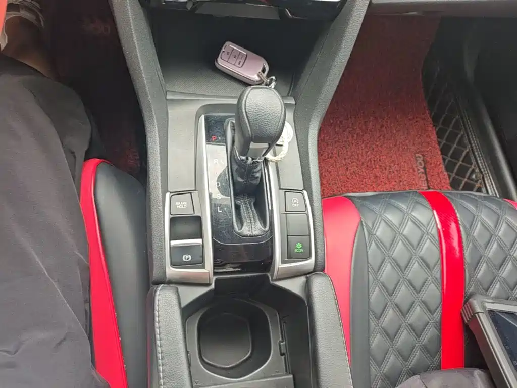 Фото 14 - Honda Civic