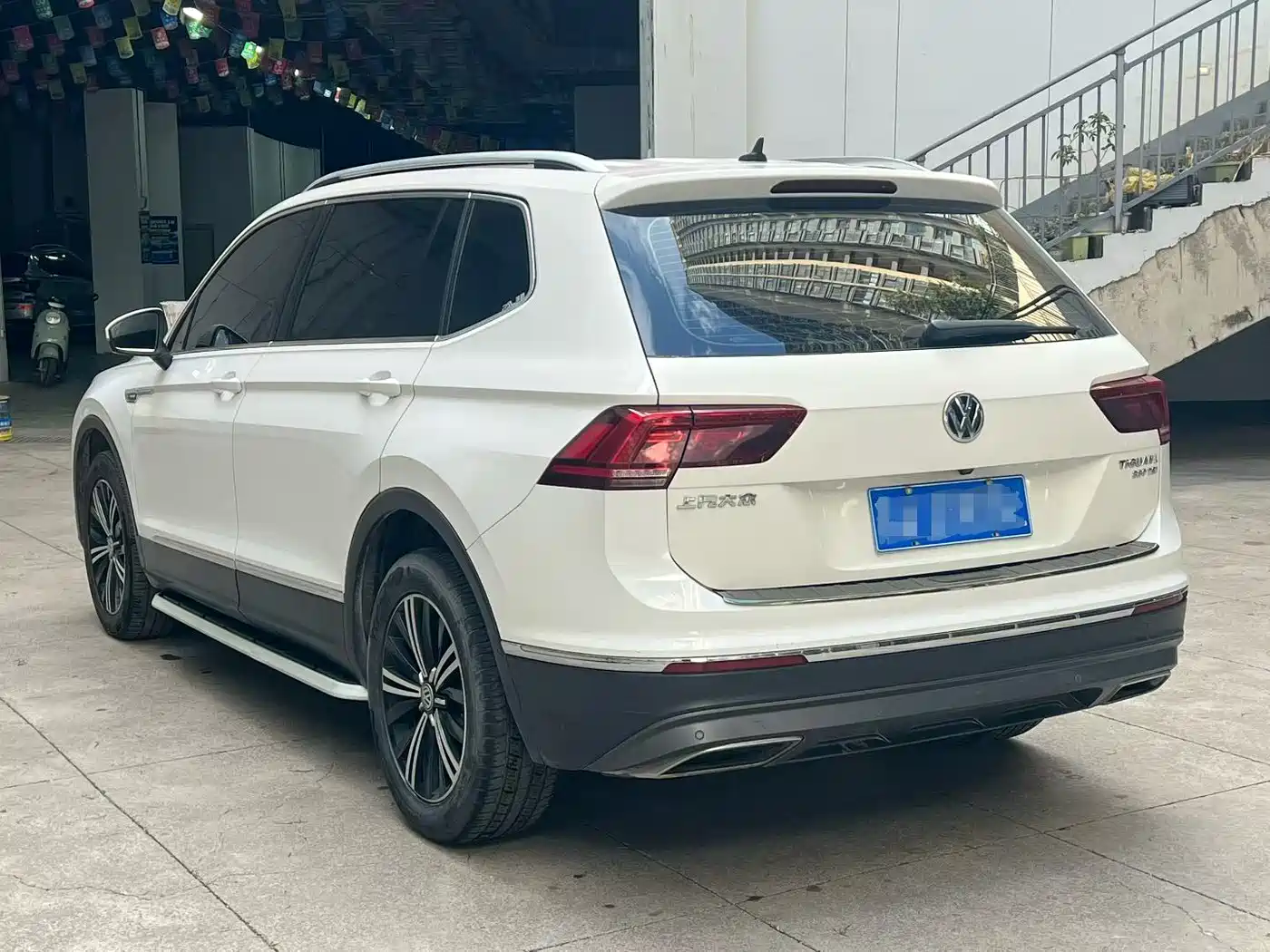 Volkswagen Tiguan L 2018 380TSI Automatic AWD Luxury Edition фото 9