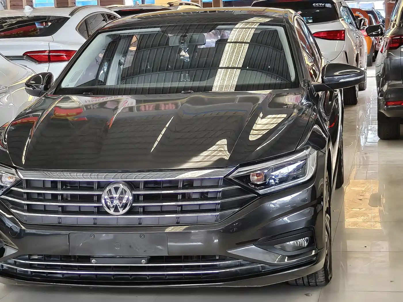 VOLKSWAGEN SAGITAR