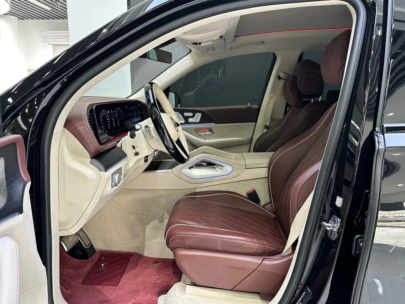 Mercedes-Benz Maybach GLS 2025 GLS 600 4MATIC Polar Night Edition фото 15