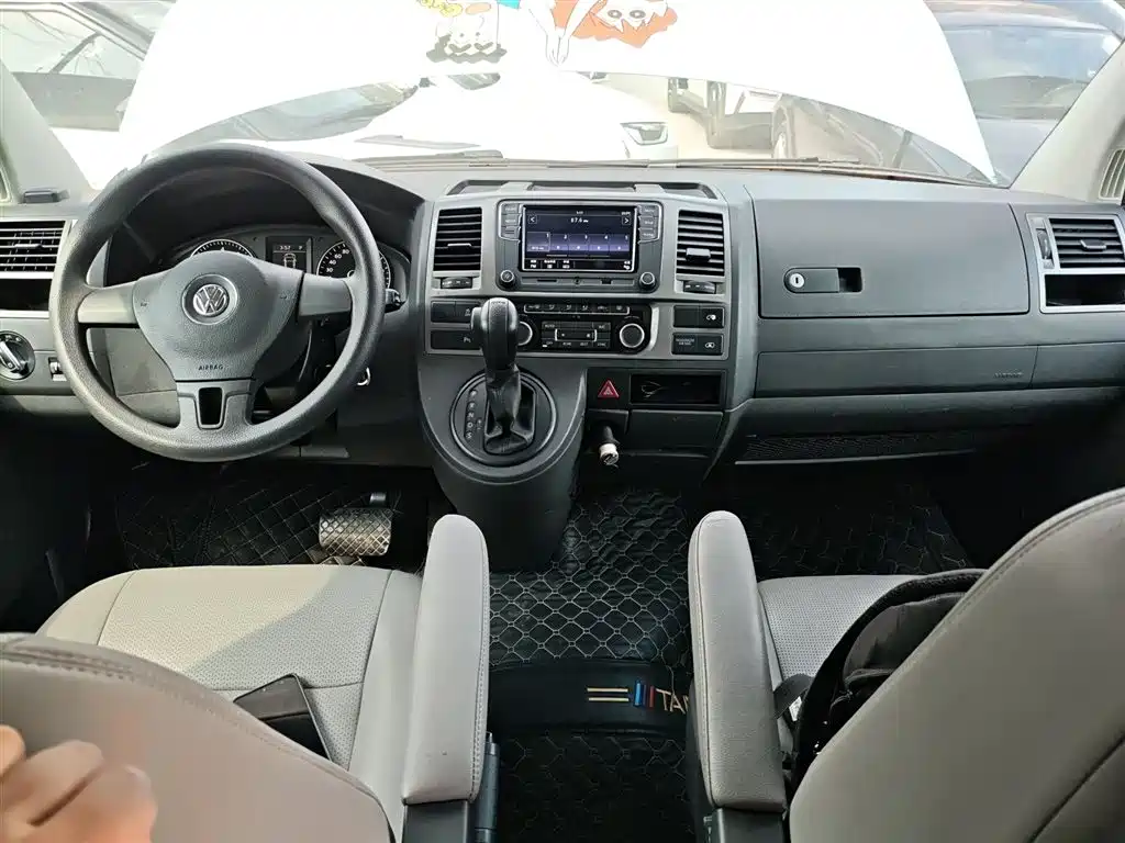Volkswagen Caravelle 2015 2.0TSI 4WD Comfort фото 6