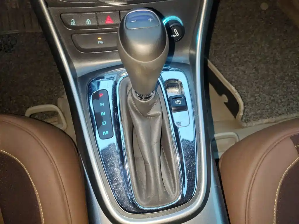 Chevrolet Malibu 2014 2.0L Automatic Comfort фото 7