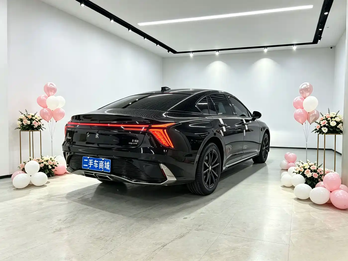 Hongqi H6 2024 Model 2.0T Fashion Edition фото 4