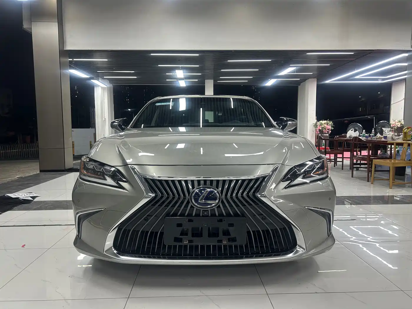 Фото 2 - Lexus ES