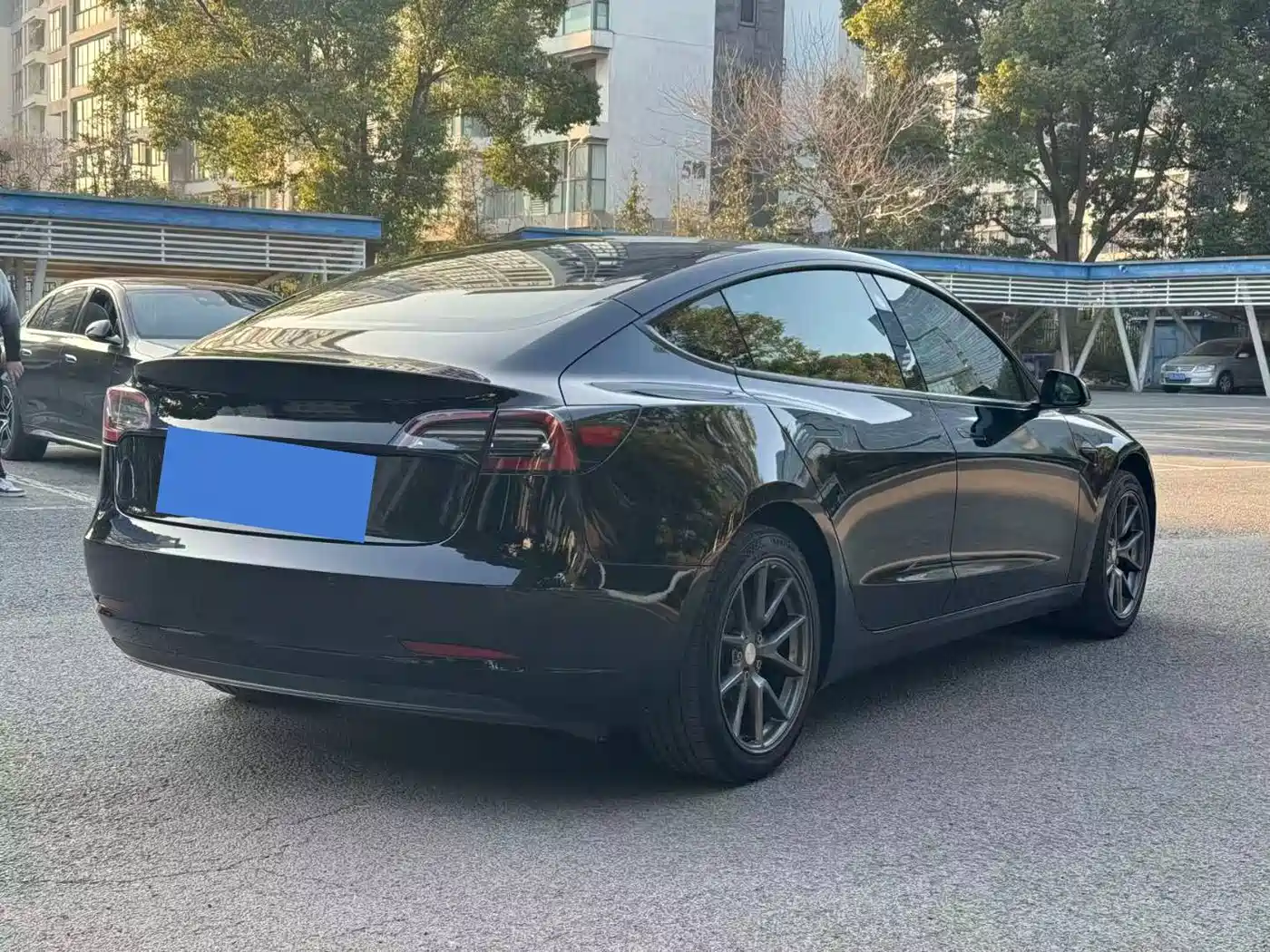 TESLA MODEL 3
