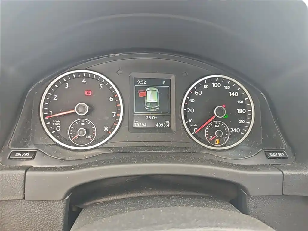 Volkswagen Tiguan 2015 1.8TSI Automatic 2WD Highline фото 12