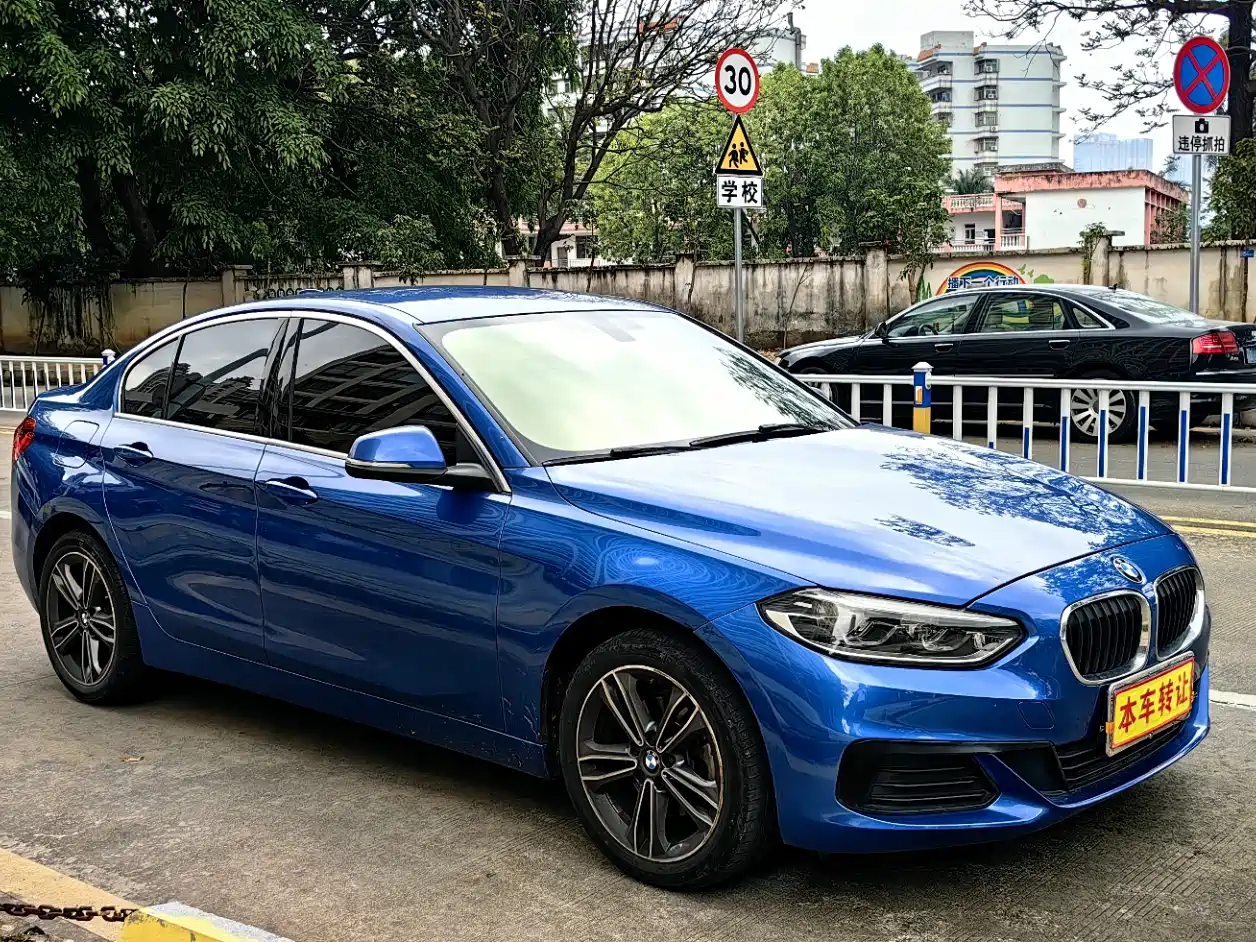 BMW 1 SERIES