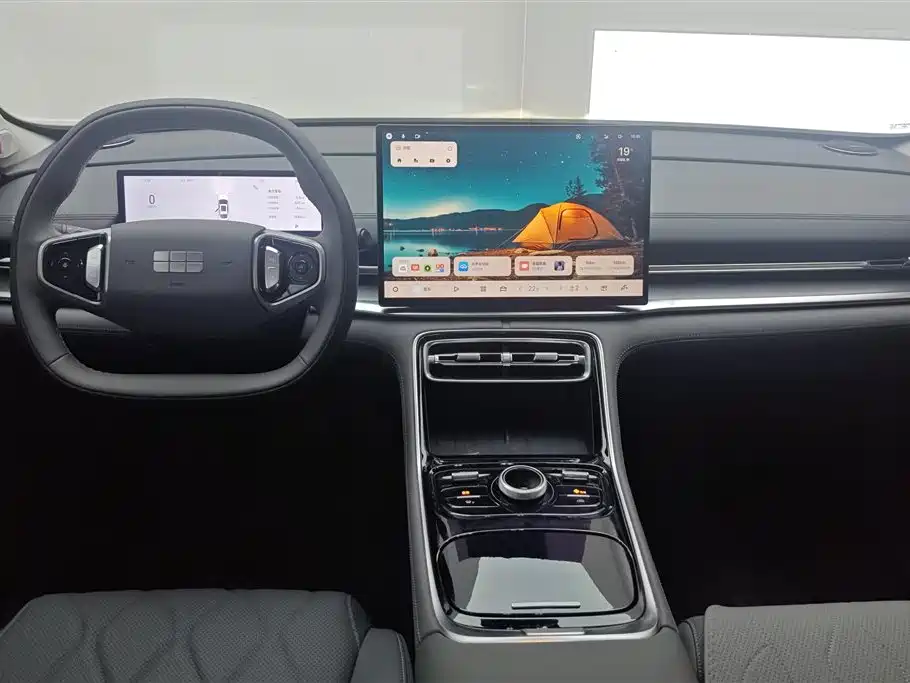 Geely Galaxy Galaxy A7 2025 EM-i 150km Long Voyage Edition фото 12