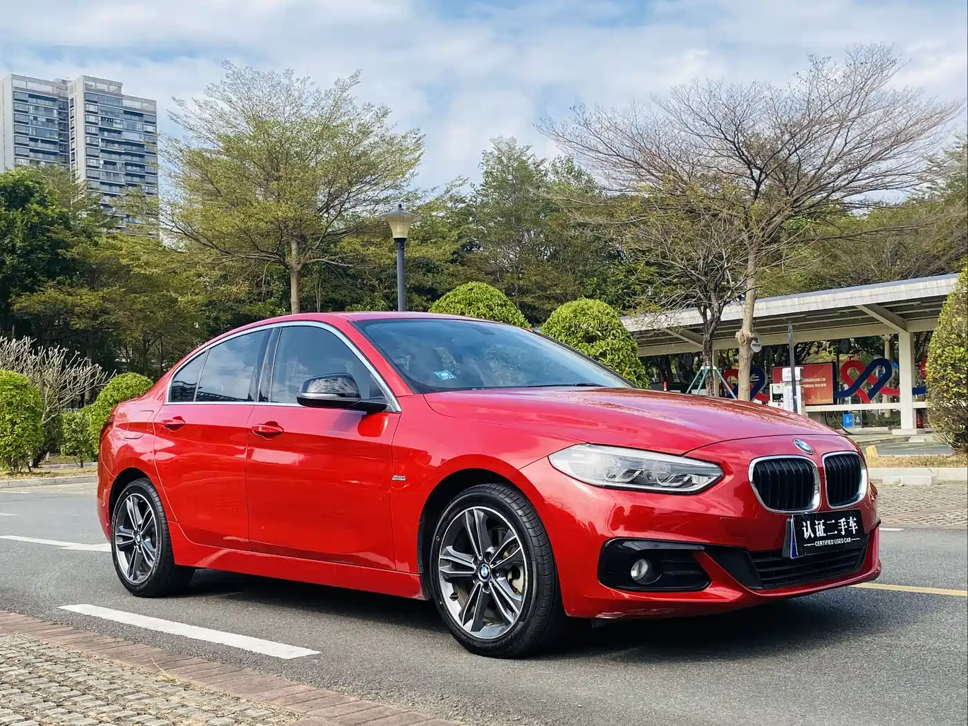 BMW 1 Series 2018 118i Sport Edition фото 3
