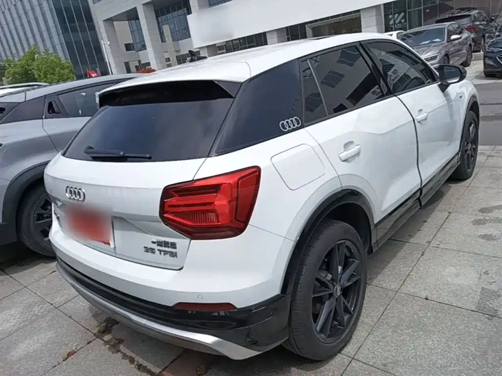 Audi Q2L 2020 35 TFSI Fashion Dynamic Model фото 7