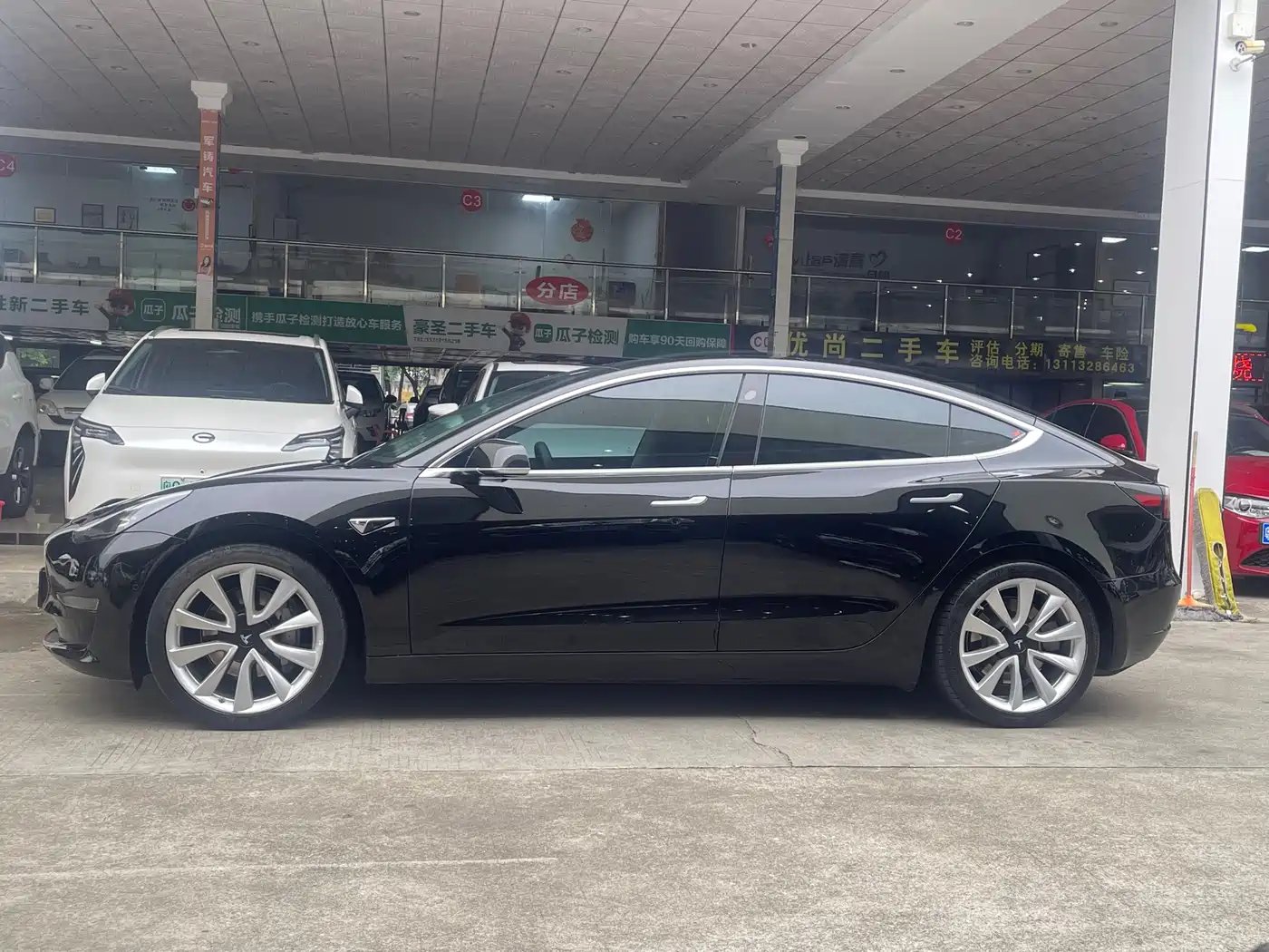 TESLA MODEL 3
