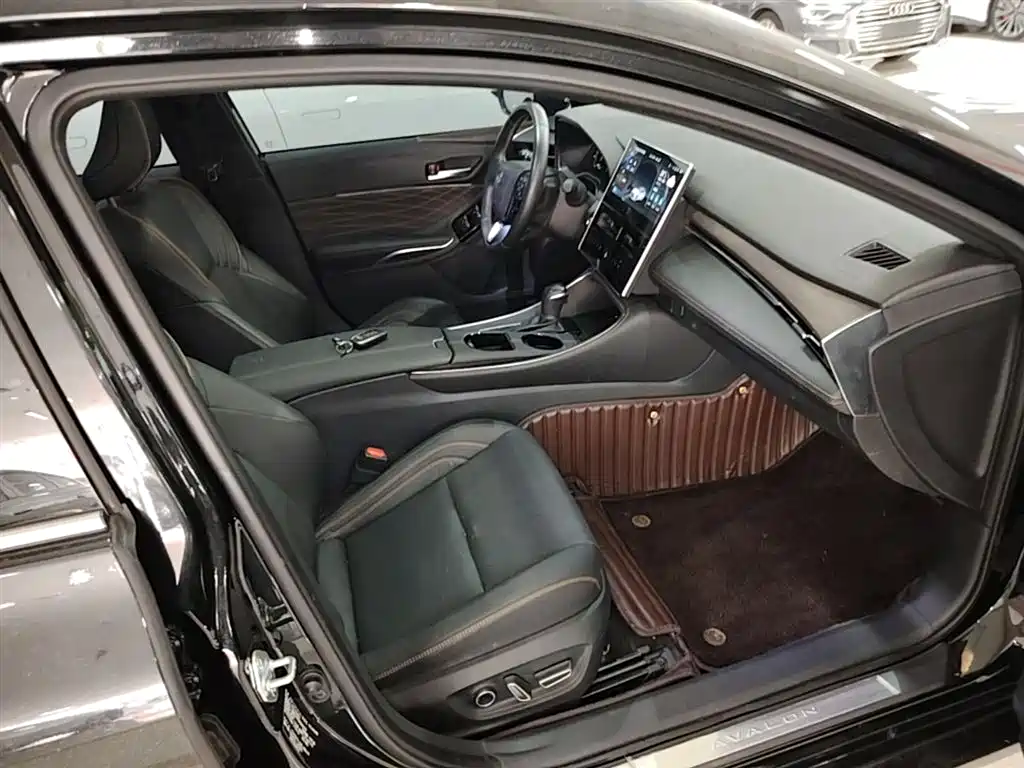 Toyota Avalon 2024 Model Hybrid 2.0L Prestige Edition фото 25