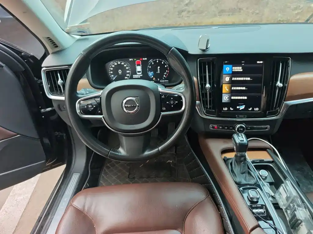 Фото 11 - Volvo S90