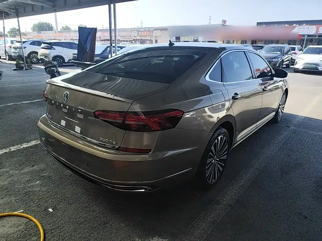 Фото 7 - Volkswagen Passat