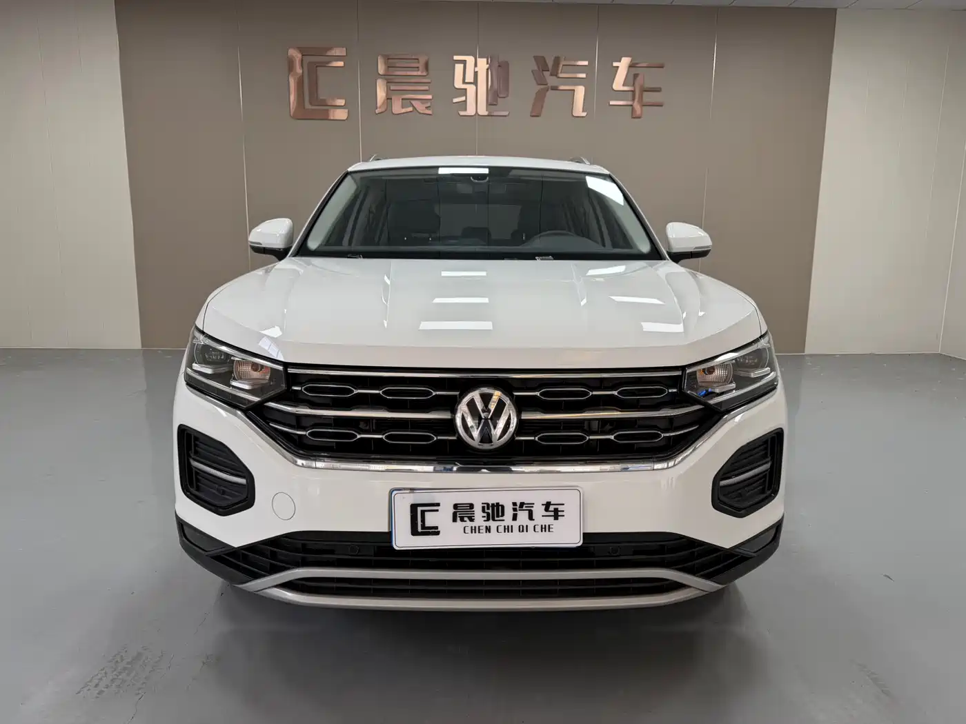 Volkswagen Tayron 2022 330TSI 2WD Luxury Smart Connect Edition фото 2