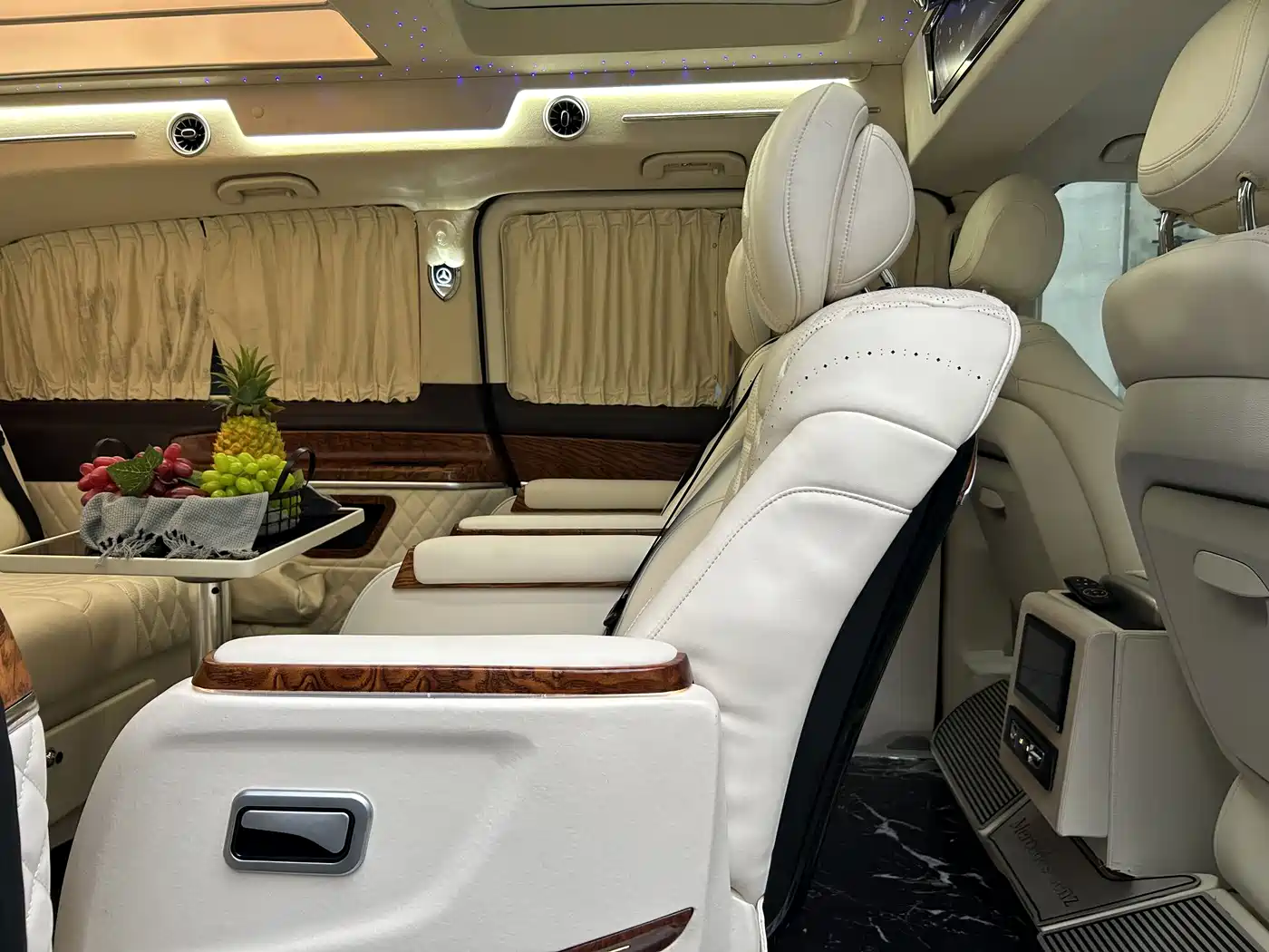 Mercedes-Benz V-Class 2021 V 260 L Long Wheelbase Luxury Edition фото 36