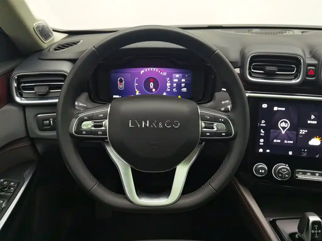 Lynk & Co 02 2021 2.0TD Automatic 2WD Shine Champion Edition фото 11