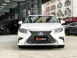 Фото 2 - Lexus ES