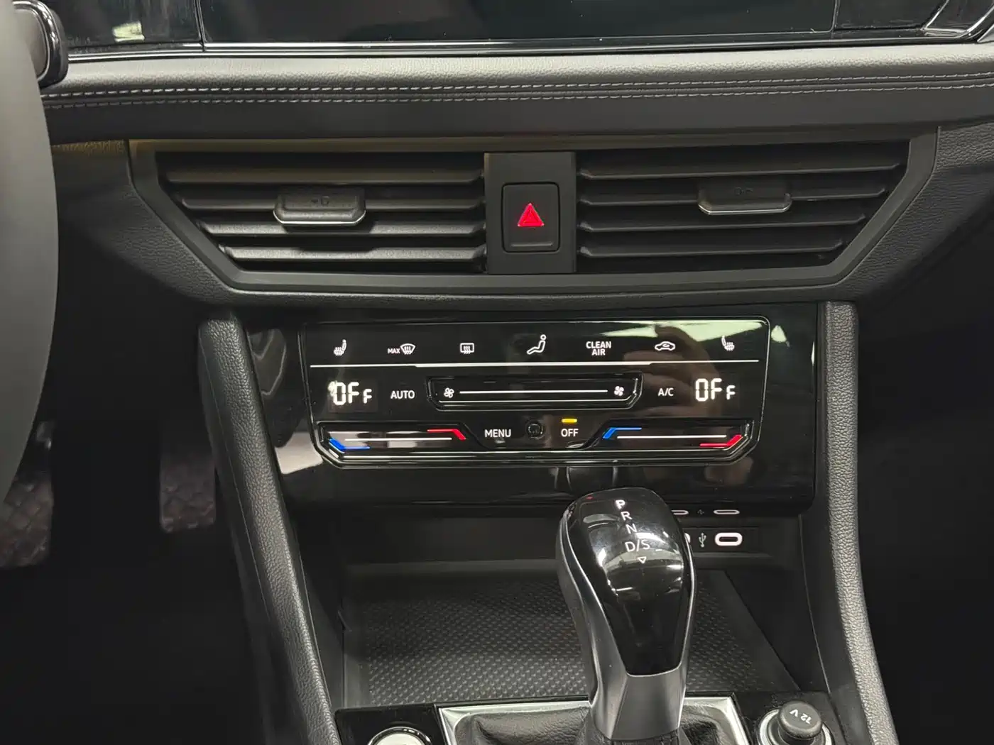 Volkswagen Sagitar 2022 280TSI DSG Excellence Edition фото 16