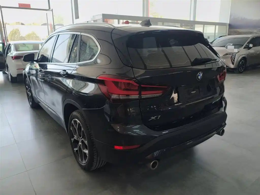 BMW X1 2022 sDrive25Li Leading фото 5