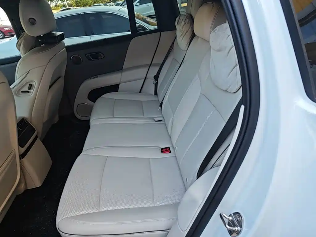 Li Auto i6 2026 2025 2WD Base Model