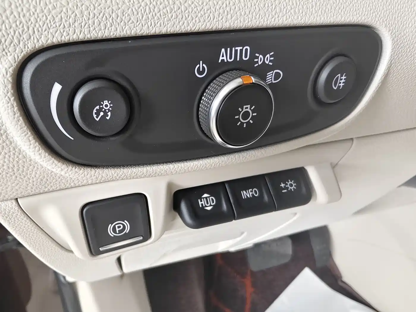 Buick Enclave 2022 652T 4WD Avenir 6-Seater фото 9