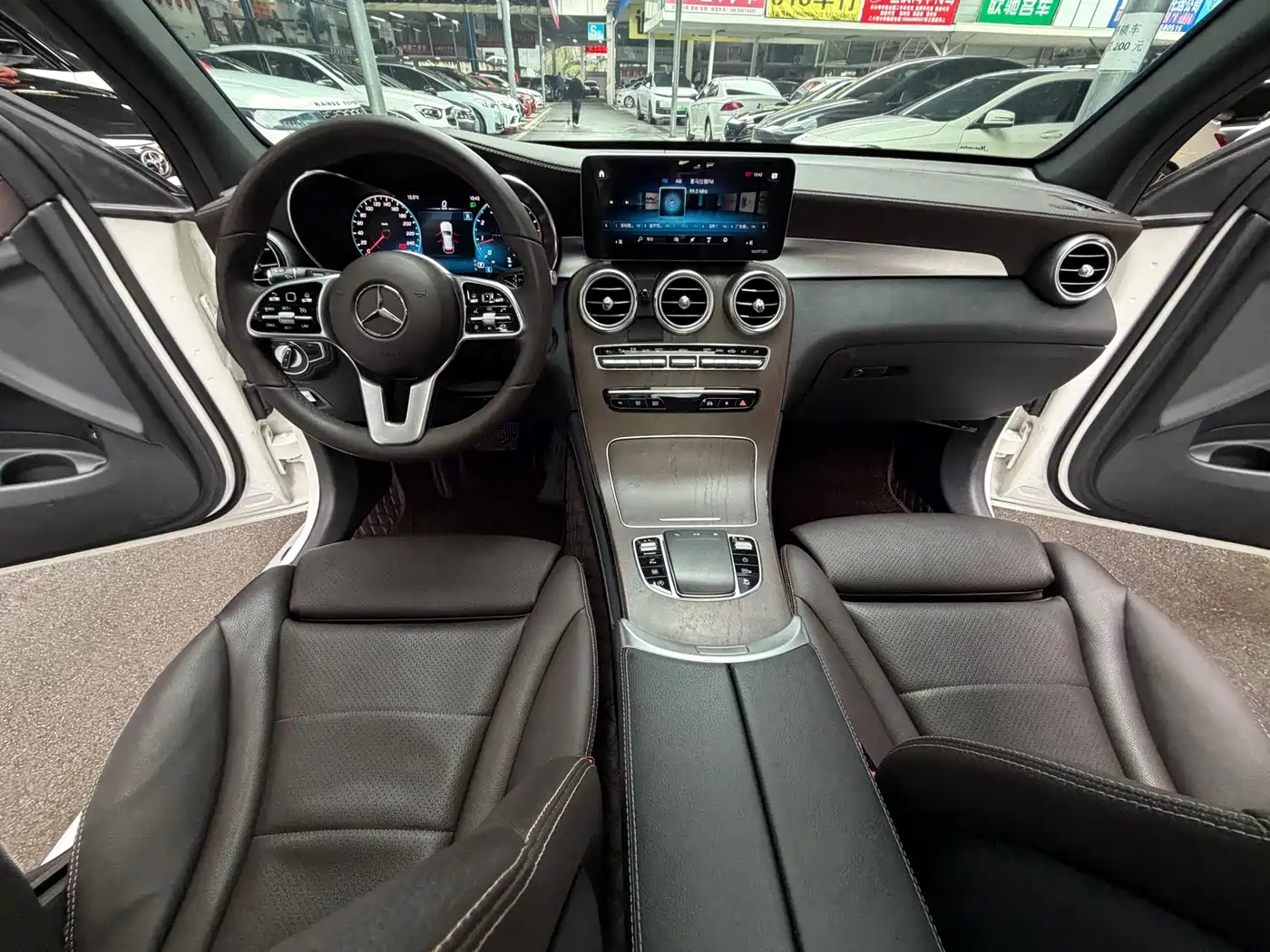 Mercedes-Benz GLC 2020 GLC 300 L 4MATIC Dynamic фото 18