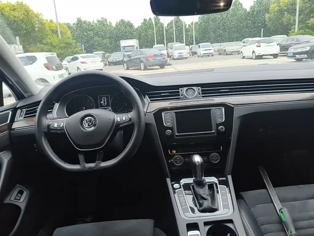 Volkswagen Magotan 2017 380TSI DSG Luxury фото 10