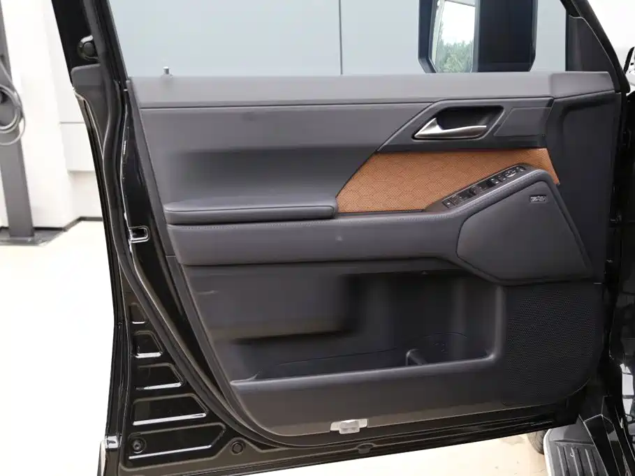Фото 10 - Lexus GX