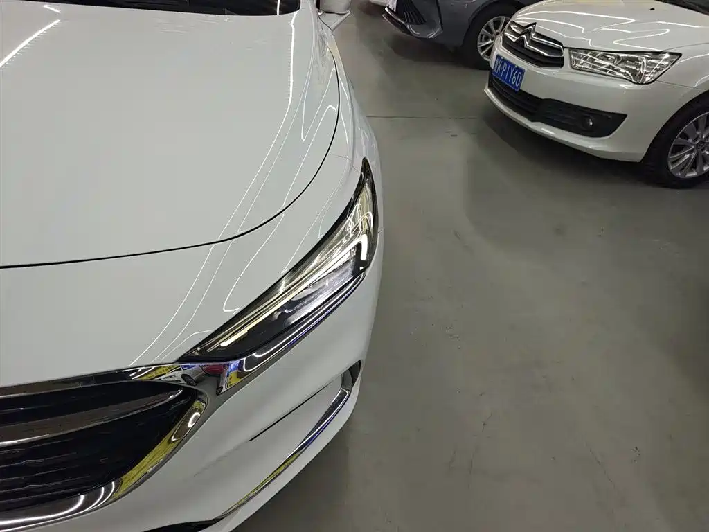 Buick LaCrosse 2019 28T Luxury Edition фото 24