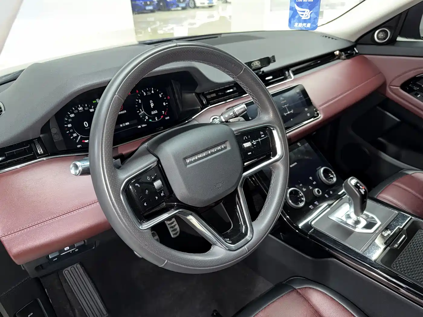Land Rover Range Rover Evoque 2021 Range Rover Evoque L 249PS R-Dynamic First Edition Launch Edition фото 6