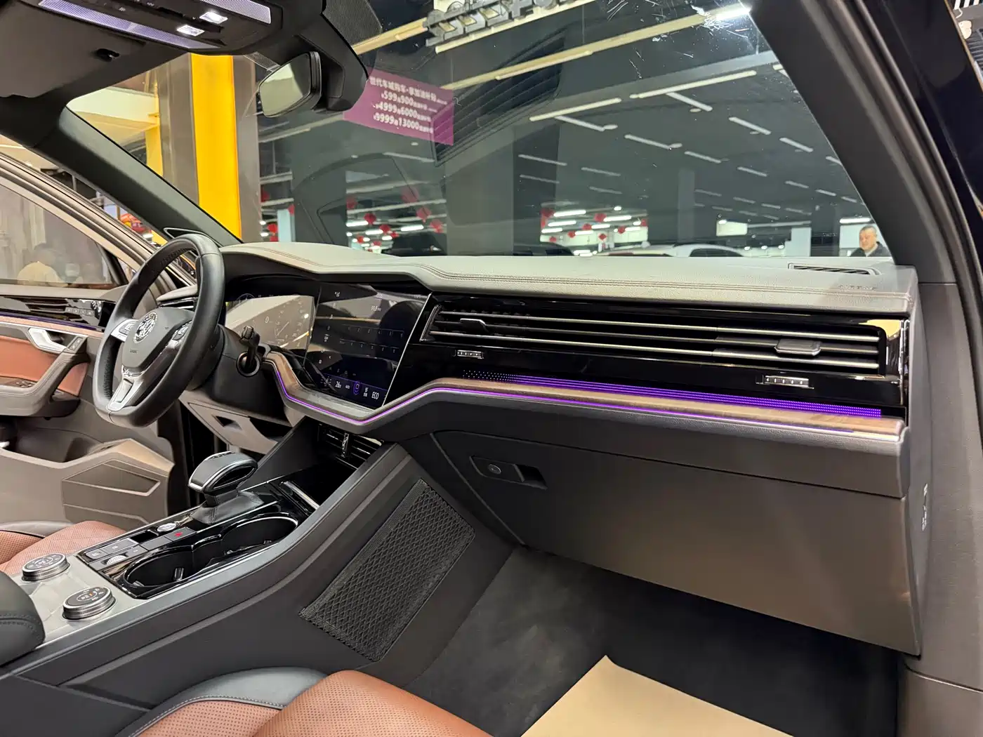 Volkswagen Touareg 2019 3.0TSI Sharp Intelligence Edition China VI фото 24